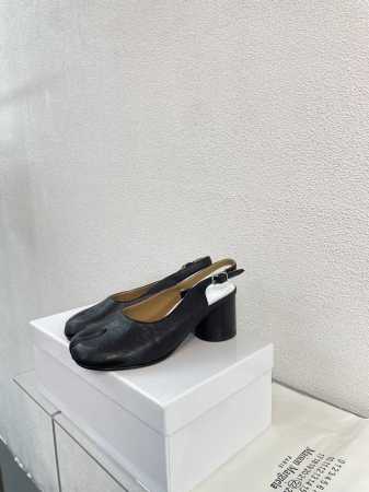 经典款 大圆头 Mm6 Maison Margiela 原版小牛皮 超高性价比 时尚个性分趾单鞋 炒鸡减龄 大热时尚风格 黑色牛皮 Mm6 Maison Mar - 点击图像关闭