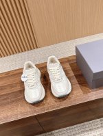 顶级版本 男+10 #豪格家族超轻鞋款，跟高6公分 配裙子和裤子都非常好看，可盐可甜，太百搭了而且外表绝对看不出你 隐形增高无难度 鞋子配有记忆泡沫鞋底，脚感非