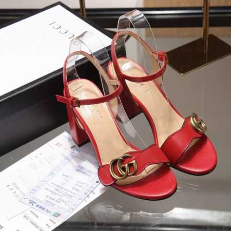 出厂价pp 女装女鞋 运动原单古驰 Gucci 官网1 1精致的古铜色饰扣新款夏季一字凉鞋做工很棒让人放心皮质光泽有韧性 舒适走路超自在 贴合大众实际需要很好驾 - 点击图像关闭