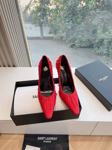 G288顶级品质Saint Laurent 圣罗兰Lee金属钻链条尖头高跟鞋Ysl姐姐的美丽尤物高跟鞋 又是人间圣罗兰 Rose同款的高跟鞋化很好修饰脚型，奢华