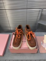 Miu Miu 缪缪新款方头厚底英伦风系带休闲鞋 此刻挚爱的概念，多元对撞，传达现代风格~ 怎么穿都好看今夏时髦精最爱 看起来不怎么舒服 上脚超级舒服 面料：进