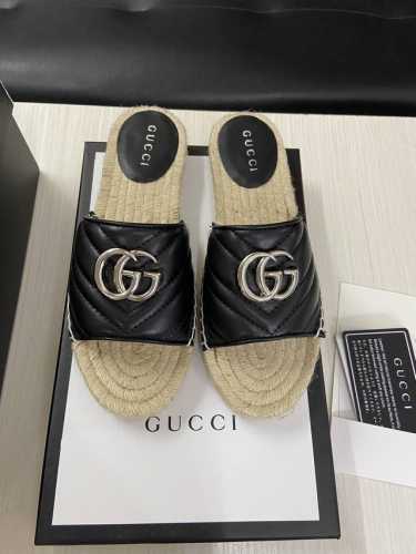 GUCCI 长期做货 最新！春夏清爽色系一字渔夫拖鞋 市场顶级版本，官网同步，永不过时，超级舒适，四季都可以穿，上脚超美绗缝真皮徽标渔夫鞋。 鞋面：采用特殊进口