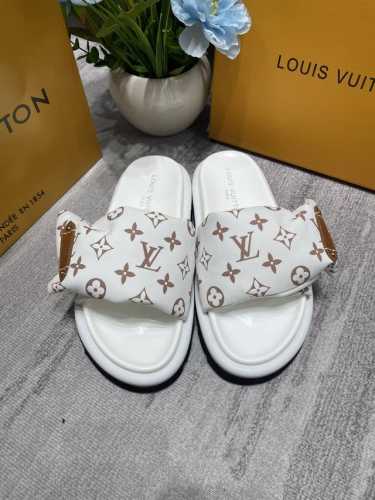 橙子出厂价p louis Vuitton 路易威登 Lv新配色 休闲魔术贴拖鞋 平底凉拖 情侣款 专柜同步更新 鞋面采用独一无二的驴家独特面料 面料轻盈透气 超