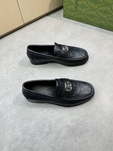 Gucci 古驰 -高端品质 原单正装皮鞋 -鞋面 进口荔纹小牛皮 空压品牌图腾 鞋丹手工串缝马克线 品牌金属扣件装饰 -内里 水染牛皮 -大底 超轻真皮 橡胶