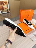2025顶级产品Hermes爱马仕新款真正的手工鞋，纯手工打造，必须收藏的单品！度假搭配神器！我们对精品的追求永远只要最好！不要将就！舒适及原创精神、不附和潮流