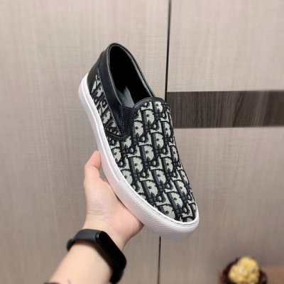 新款: 厂价 原版1:1 D奥* 官网同款 高版本 最新爆款休闲鞋，专柜1:1。顶端品牌 奢侈～代购，顶级～质量。专柜同卖产品 鞋面選用进口透气牛皮搭配布面料材