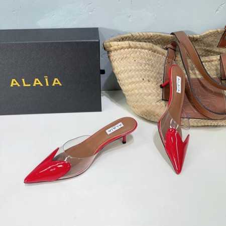 高品质出厂 ！小众潮牌独最新爆品小红书火推 AlAIA24春夏新款爱心胶片尖头细跟后空凉拖系列推出 无数的名设计师都把他看作“DesignerofDesigne - 点击图像关闭