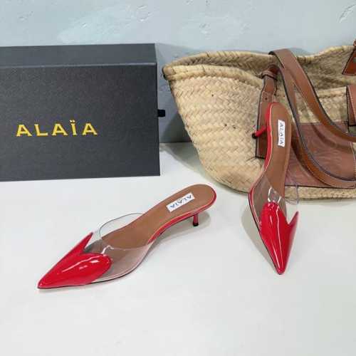 高品质出厂 ！小众潮牌独最新爆品小红书火推 AlAIA24春夏新款爱心胶片尖头细跟后空凉拖系列推出 无数的名设计师都把他看作“DesignerofDesigne