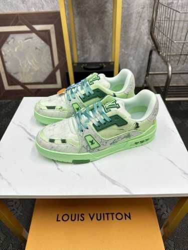情侣款 Lv-路易威登 奢牌运动休闲鞋，进口原版牛皮材质，网布内里 高档舒适，原版大底轻盈耐磨！纯手工制作，细节决定品质！35-44。 38、45定做不退换 S
