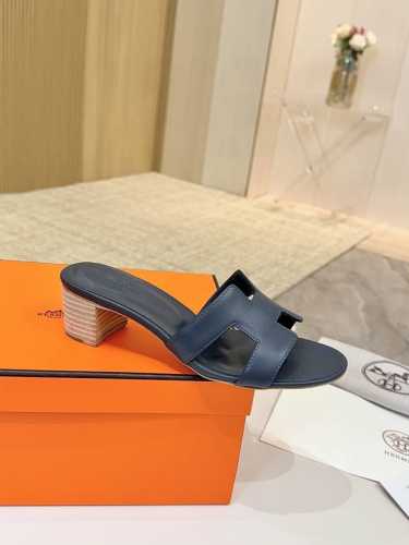 爱马仕Hermes，真皮大底 出厂价 顶级版本！原版开发 鞋面：牛皮 内里垫脚 羊皮 大底：意大利真皮大底 跟高：4.5Cm 码数：34-43注 34 41 4