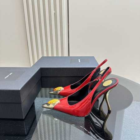 YSL 圣罗兰 SS2024新品 金属头大宝石优雅大气高跟 各种小裙子搭配起来 完全不挑脚型哦 通透的闪钻在光线的照耀下呈现幻彩 真的美的过分 上脚显白的让人上 - 点击图像关闭