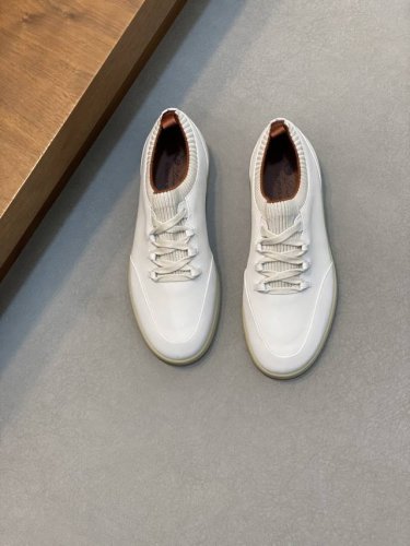 loro Piana 诺优翩雅 Lp 经典款休闲鞋，男士系带休闲鞋运动鞋，高品质轻便舒适面料，户外休闲均可，配色年轻又有活力，鞋面意大利进口鹿皮，搭配运动装或休