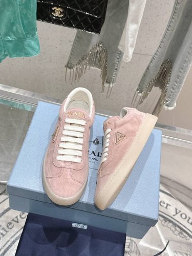 女款 男款 顶级品质 新品首發｜薄底复古情侣球鞋，原版楦头鞋型超正，细节完美超级跑量。 这款系带休闲运动鞋妥妥的美式复古风格～ 上脚超级好看舒适经典百搭的绝绝子
