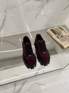高版本 ‘’ Prad 2025 ss 时髦厚底乐福鞋新款厚底乐福鞋、品质依旧、区别市面抢出版本、自购原版独立开发、鞋面采用订制牛反绒、意大利混种小羊皮垫脚、原