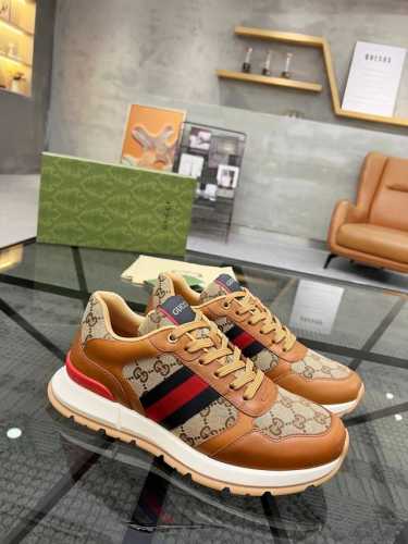 新款男鞋GUCCI 最新鞋出货。原单品质 时尚潮流 采用特殊材料 内里网羊皮 全新包装。脚感超舒适，做工简直无可挑剔 码数:38-45