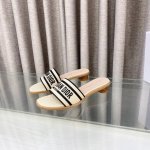 dior2025春夏新款Dway平底一字拖拼色女鞋 Cd字母Logo立体刺绣圆柱跟凉鞋 方头粗跟凉拖鞋 原版开发市面顶级版本 鞋面 原版一致水洗牛皮电绣高温水溶