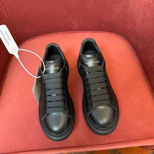 Alexander McQueen 极品代购级别，顶级版本！MQ麦昆运动鞋时尚休闲！麦昆小白鞋看遍了市场上所谓的最高版本，已经无力吐槽... 鞋面：原版定做蜡感