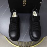 澳洲进口加厚羊毛 品牌：UGG正品代购 尺码：39 44 等级： 官网1:1 材料： 头层真皮防水防冻鞋面 真毛内里 原版防滑 柔软 耐磨大底 款式类别：男士休