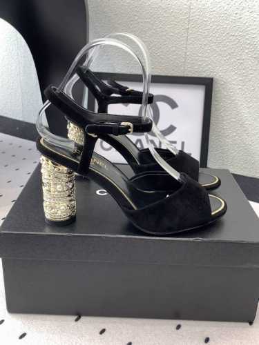 P360 Chanel新款高跟凉鞋 高版本出货 这系列美得让人爱不释手 烫钻跟上脚显得很时髦 进口羊皮 羊京鞋面 羊皮垫脚 意大利真皮大底 Size: 35-3