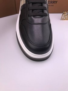 burberr* 全折边纳帕牛皮 粗纹鹿皮 高档平底鞋 进口纳帕 精头层牛皮 肌理细腻，全手工折边 高档高级 粗纹鹿皮 纹理浑厚 质感一流 超软超舒适 全包牛皮