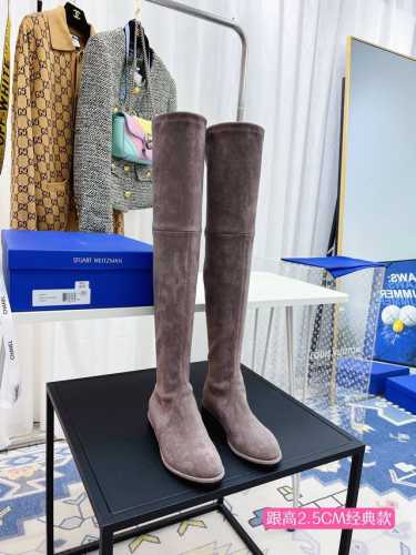 高版本SW Lowland 2.5cm经典弹力过膝长靴 经典升级款隆重限量推出专柜品质火爆发售专柜又是卖断货的节奏， 好莱坞明星网络红人争先抢秀赶快抢先秀上，更