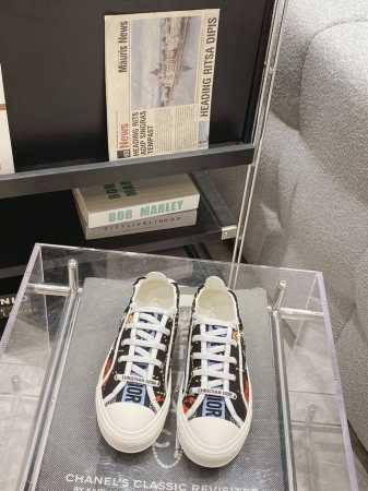 踩跟刺绣款 size：34-41 34，41码订做不退换 Dio* 新色 帆布 系列. 系带平底休闲鞋 - 点击图像关闭