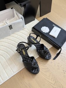 chanel 25S新款鱼高跟凉鞋系列 经典鱼嘴高跟设计～ 鞋面丝绸 内里羊皮 真皮大底 跟高8Cm Size:35-40