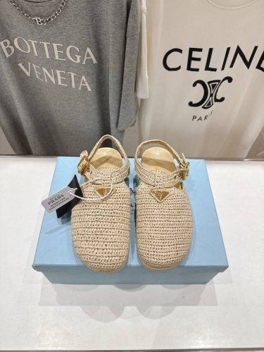 高版本出厂 prada 普拉达25Ss夏季新款编织沙滩勃肯拖鞋凉鞋 这个鞋型真的属于经典不会过时的设计而且符合当下大家这种追求舒适，健康的穿着理念，被很多国内外