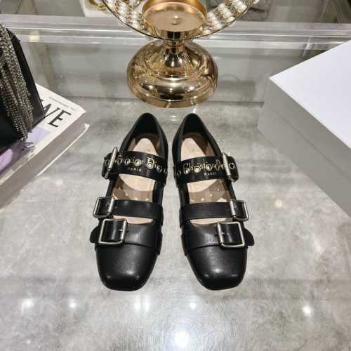 出厂 后跟款 Dior 迪奥2025春夏新款 珍珠铆钉玛丽珍 混搭甜酷朋克风美鞋 将优雅与叛逆完美结合 简直时髦巅峰 面料牛皮 内里羊皮 大底防滑耐磨大底 码数