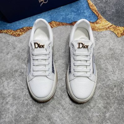 2025跑量最新升级版Dio～R 采用牛皮精心制作，饰以 Oblique 印花，搭配饰以 Dior 标志的加垫鞋舌，Oblique 印花效果，橡胶耐磨原版大底，