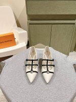 路易威登 225 Lv Cruise女鞋 早春新款绝美尖头小跟鞋这一季太让人惊喜了，时尚界久违的极简之美，多巴胺配色毫不费力的优雅风来袭时髦精致绝美穿上就是仙飘