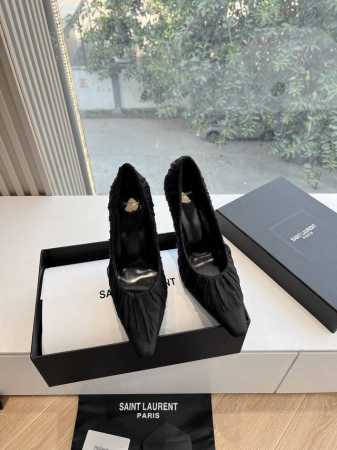 G288顶级品质Saint Laurent 圣罗兰Lee金属钻链条尖头高跟鞋Ysl姐姐的美丽尤物高跟鞋 又是人间圣罗兰 Rose同款的高跟鞋化很好修饰脚型，奢华 - 点击图像关闭