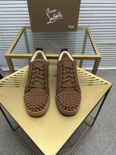 定做款 出厂价 。Christian Louboutin Cl红底鞋 专柜系列，情侣休闲板鞋 独家热款发布活动乳胶垫脚成品大底车线女35-40#男38#-46,