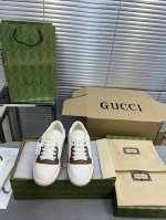 Gucci古驰最新爆款mac80 运动鞋 情侣款 休闲 复古 做旧 脏脏鞋 小脏鞋 小白鞋 原版购入开发 做货 古驰mac80全新爆款系列 精致小巧的互扣式双g