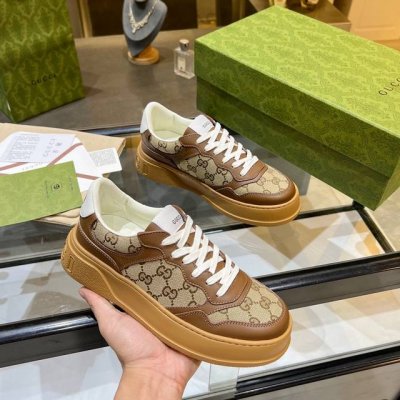 p直销 女鞋 女装 女鞋 女装 Gucci 全新Chunky B系列轻便软厚底运动系列！ G家情侣款小白鞋，古驰专柜同步款，古奇走秀款！ 款式设计轻奢复古 厚底