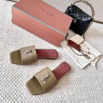 拖鞋 凉鞋 代购版 Loro Piana LP Sprightly Charms系列 方头凉拖鞋 凉鞋材质：面料原版牛皮，牛皮内里及垫脚进口真皮大底码数：35-