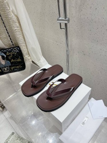 高版本 therow 原版开发新款夹脚人字拖鞋 牛漆皮面料 内里 原版定制Eva橡胶组合大底 码数 35-39 40 41 42定做不退换