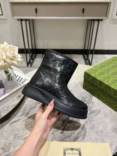 Gucci 巴黎时装周24年美丽奴羊皮毛一体雪地靴，提花面料LOGO头层牛皮澳洲进口羊毛内里， Gucc* 这款雪地靴它采用混纺羊毛毡于意大利制成，以柔软皮革饰