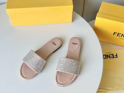 橙子出厂价p fendi 芬迪 初夏新款 满钻平底拖鞋 一字拖 休闲凉拖 码数 35-42