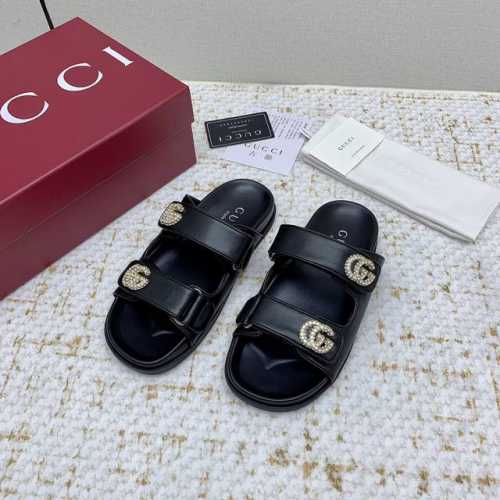 出厂 高版本 Gucci 夏季最新款凉鞋，拖鞋，沙滩鞋 百搭M多裙子 裤子，网红搭配不同颜色袜子穿也超级洋气 Gucci原版牛皮面 双G水钻Logo Tpu防滑