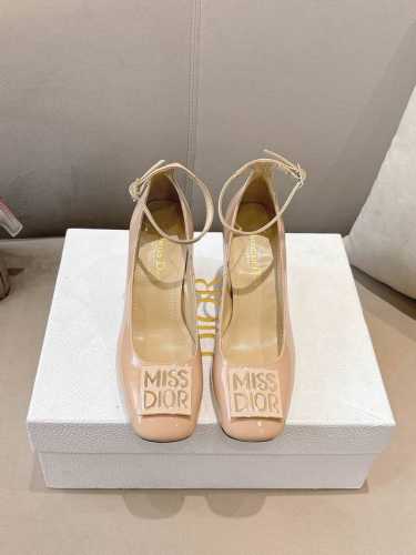 miss Dior Fw25New Arrival～ D家25秋冬迪奥小姐 精致玛丽珍新品 Missdior 五金扣件，好精致啊，小方头时髦复古！整一个富家千金