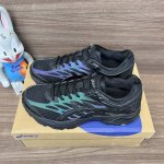 顶级版本Asics Gel-Flux 4 舒适减震反光回弹低帮 黑紫 货号: 1011A6 06 包装:全套得物配件毒盒配纯棉袜子一副。 码数:36 36.5