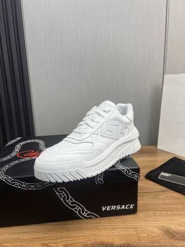 工厂价 Ｖｅｒｓａｃｅ.范思哲时尚皮革休闲运动鞋 常年热卖款 面料:头层牛皮 内里:羊皮皮内里 原版大底开模大底 尺码:38-45 45定做不退换