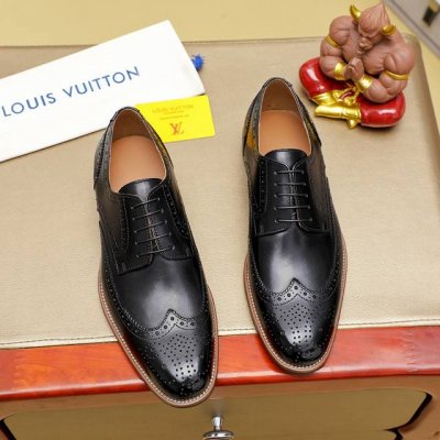 Louis Vuitton 路易威登 新款官网爆款！原版一比一复刻，那种沉稳内涵儒雅的品味无法言喻的开启时尚鞋履的旅程从容应对各种场合！大牌的气势不言而明！上脚