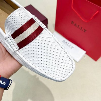 调工厂p价 男装男鞋 运动原单这款 pavel 男士驾驶鞋采用黑色防滑橡胶鞋底和进口牛皮革鞋面 前部饰有便士乐福鞋饰袢细节 搭配 品牌标志五金 38-45