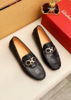 商品商标：Ferragamo 菲拉格慕 豆豆鞋 正码码数: 38-44 45.46订制 商品材料：精选 进口小牛皮压花鞋面+经典五金扣，进口猪皮内里。强烈立体视