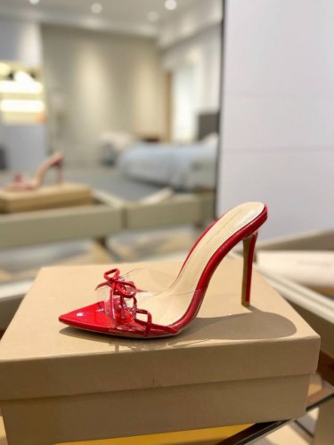 价格p： {半拖} 吉安维托 罗西 Gianvito Rossi Eiko Stiletto，轻松移动。这款 Gianvito Rossi 拖鞋采用配有精致的胶