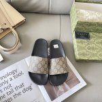 出厂： Gucci 古驰2025顶级专柜 初夏情侣新款 官网上新 独家首发 Gucci 古驰 25S 初夏情侣拖 古驰拖鞋 古驰情侣穿搭 Gucci拖鞋 Guc