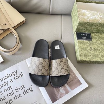 出厂： Gucci 古驰2025顶级专柜 初夏情侣新款 官网上新 独家首发 Gucci 古驰 25S 初夏情侣拖 古驰拖鞋 古驰情侣穿搭 Gucci拖鞋 Guc