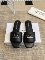 橙子出厂价P Alexander Mcqueen 亚历山大 麦昆 春夏新款 平底拖鞋 一字拖 休闲凉拖 原版复刻定制，搭配金属扣刻Mcq标志， 轻松穿出大长腿，